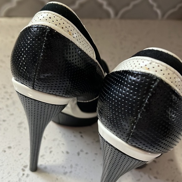 L.A.M.B size 6 platform heels - Picture 7 of 8